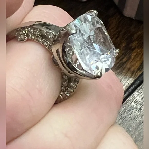 Solitaire Ring - Picture 3 of 6